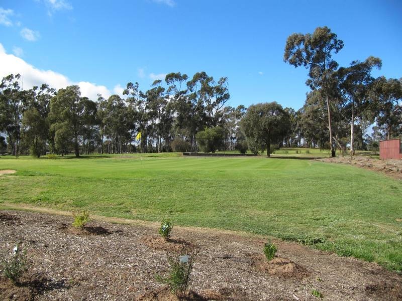 193 Jobs Gully Road, Eaglehawk VIC 3556