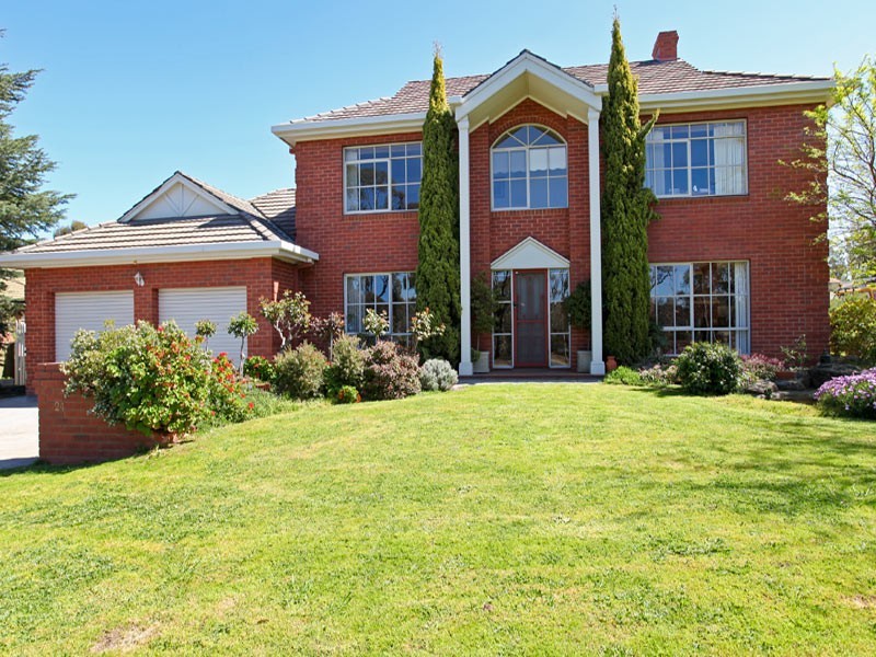 24 Crook Street, Kennington VIC 3550