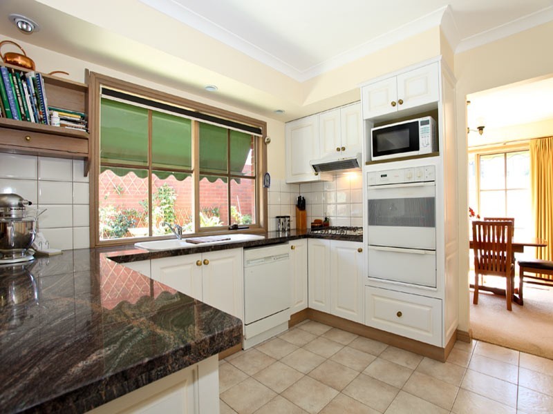 24 Crook Street, Kennington VIC 3550