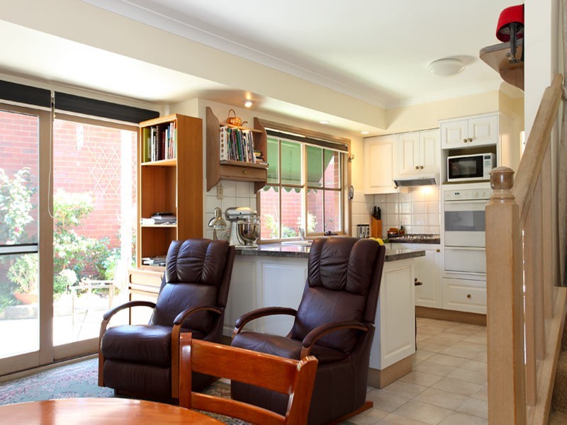 24 Crook Street, Kennington VIC 3550