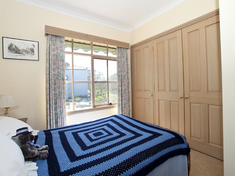 24 Crook Street, Kennington VIC 3550