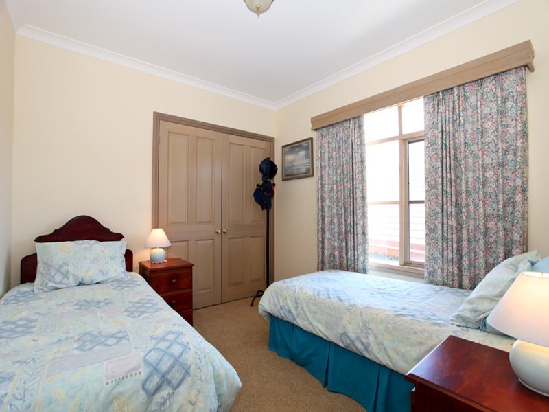 24 Crook Street, Kennington VIC 3550