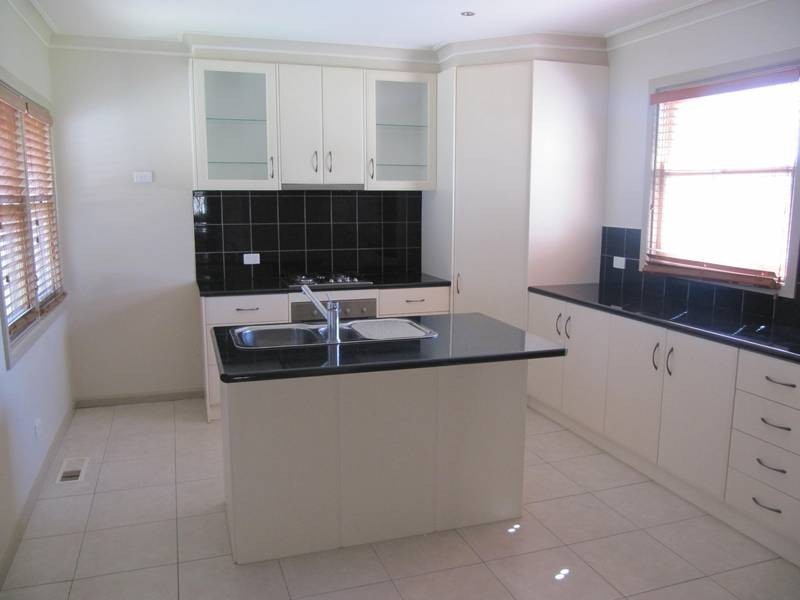 7 Snell Street, Golden Square VIC 3555