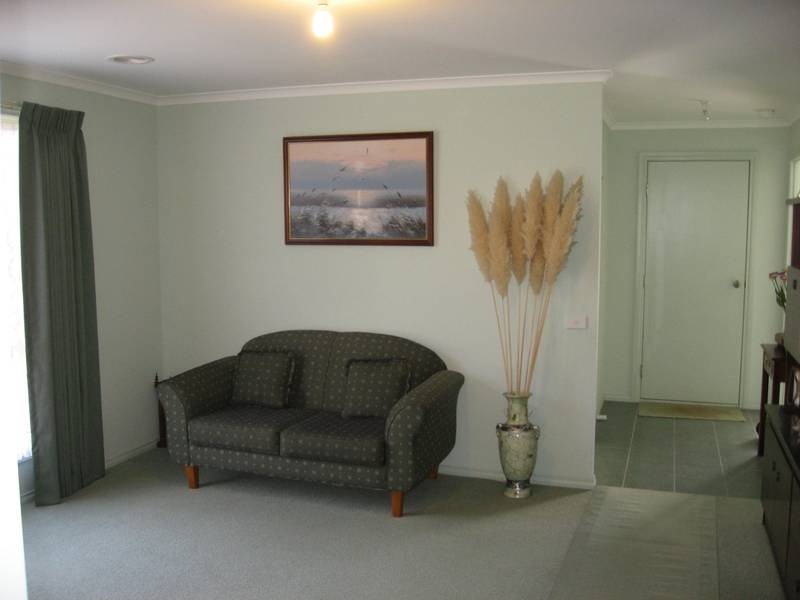 153 Olympic Parade, Kangaroo Flat VIC 3555