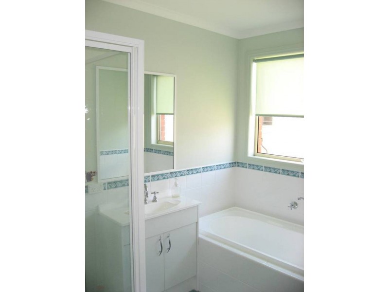 153 Olympic Parade, Kangaroo Flat VIC 3555