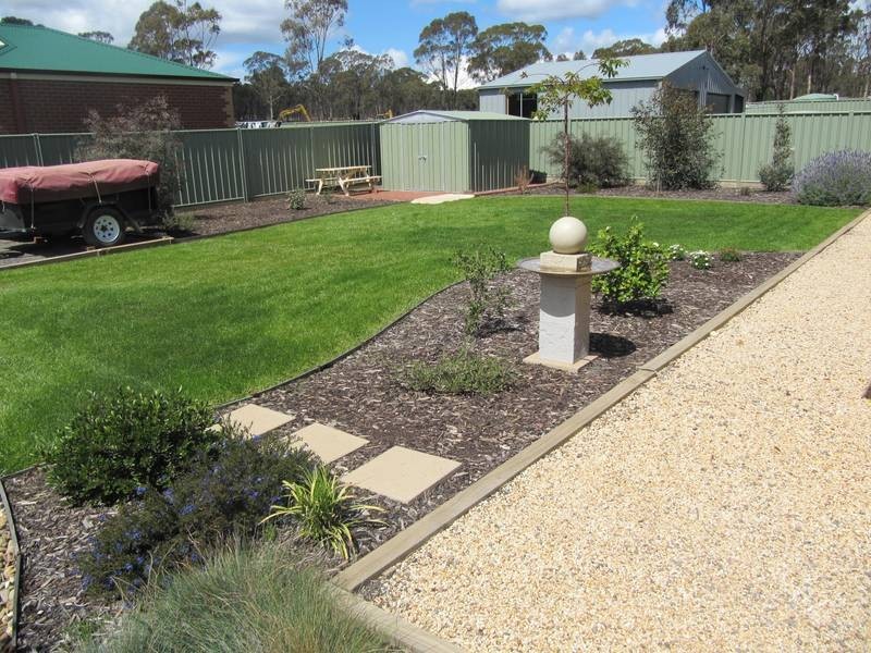 27 Lower Beckham Road, Maiden Gully VIC 3551