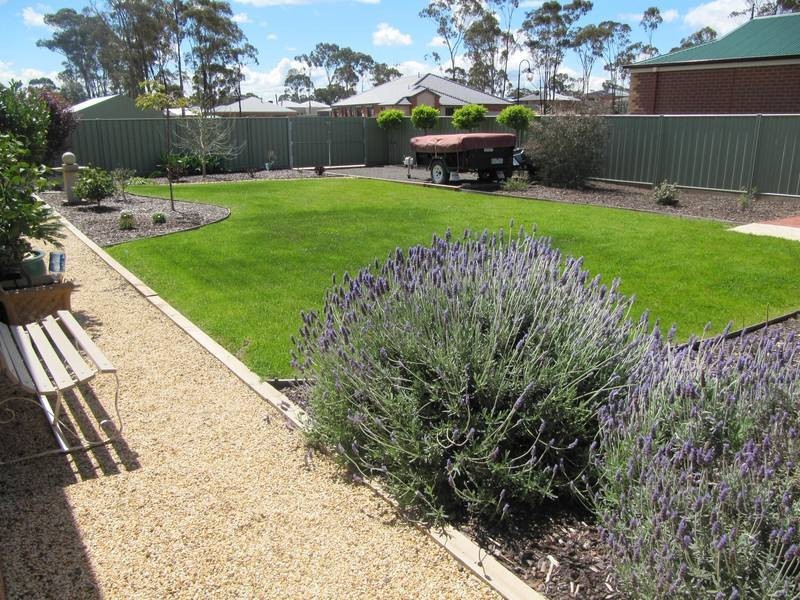 27 Lower Beckham Road, Maiden Gully VIC 3551