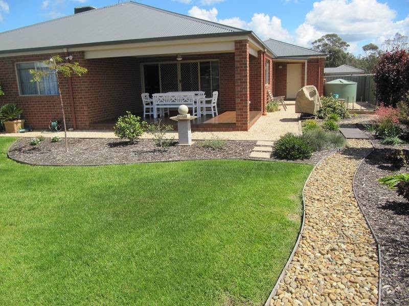 27 Lower Beckham Road, Maiden Gully VIC 3551