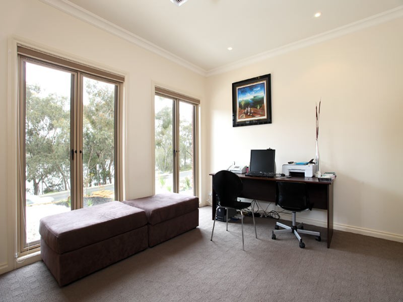 36 Crook Street, Kennington VIC 3550