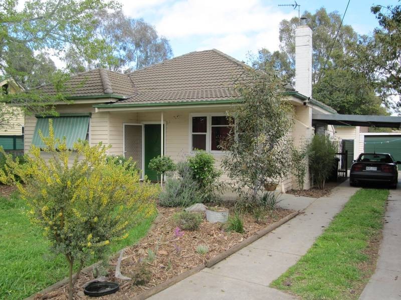 21 Pleasant Vale Crescent, Flora Hill VIC 3550