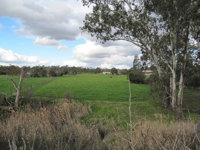 15 Clydebank Crescent, Strathfieldsaye VIC 3551