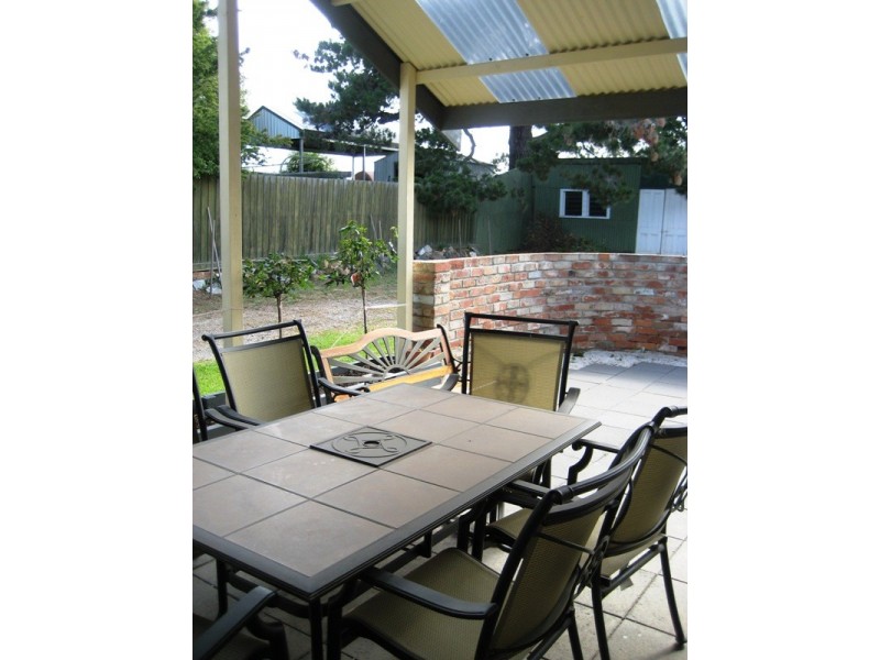 34 Adam Street, Quarry Hill VIC 3550