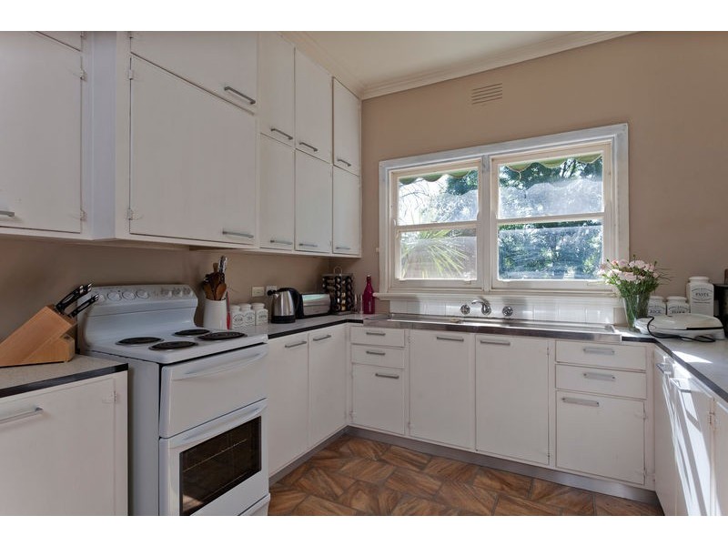 94 Somerville Street, Flora Hill VIC 3550