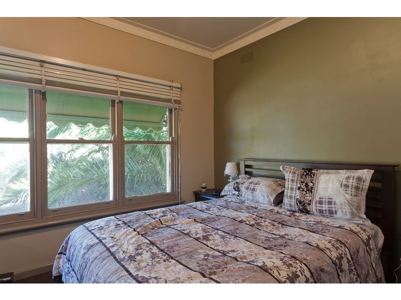 94 Somerville Street, Flora Hill VIC 3550