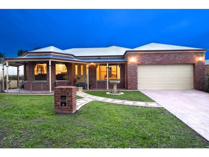 38 Kronk Street, Golden Square VIC 3555