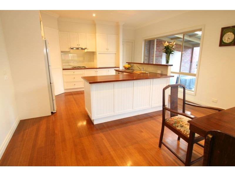 38 Kronk Street, Golden Square VIC 3555