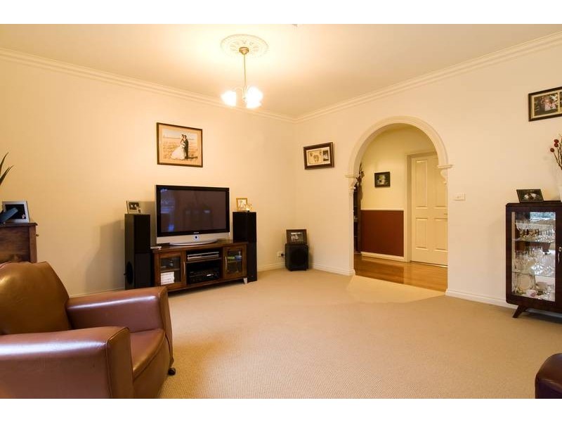 38 Kronk Street, Golden Square VIC 3555
