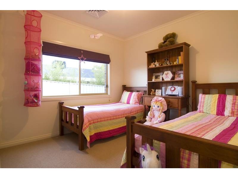 38 Kronk Street, Golden Square VIC 3555