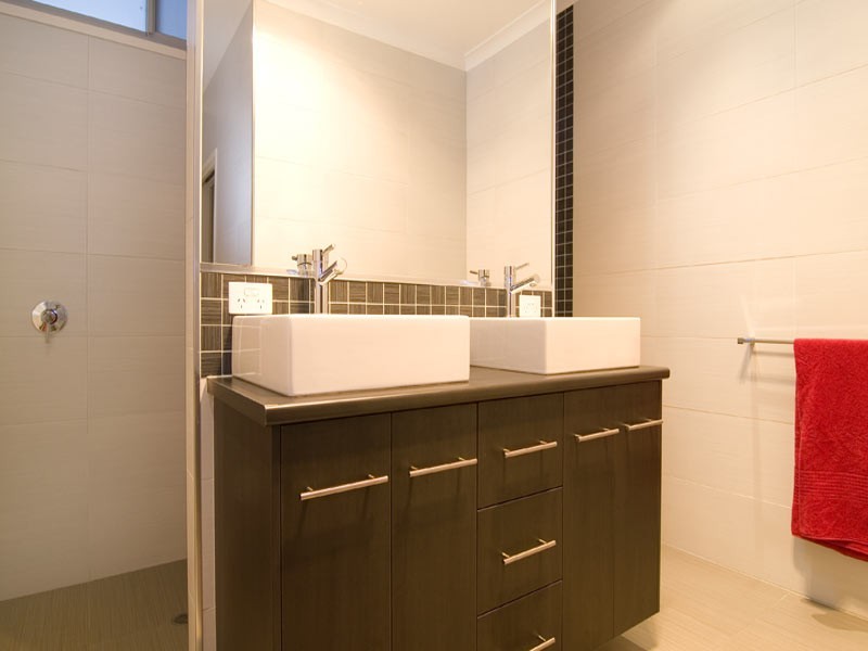 31 Elwood Drive, Strathdale VIC 3550