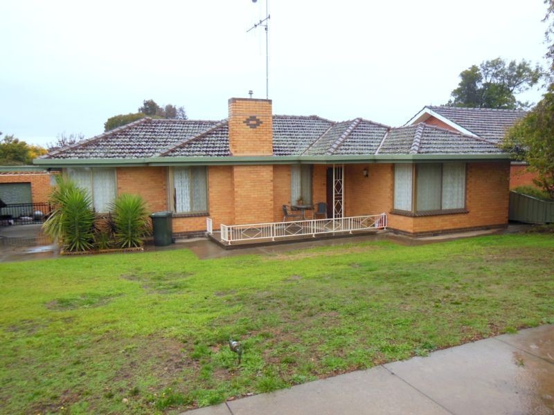 11 Park Street, Strathdale VIC 3550