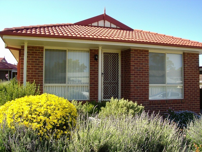 4 Commins Place, Flora Hill VIC 3550