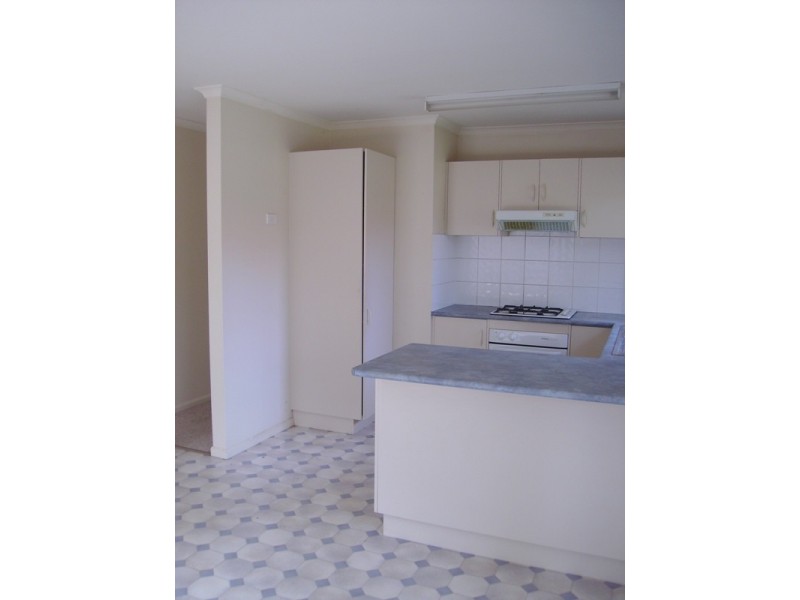 4 Commins Place, Flora Hill VIC 3550