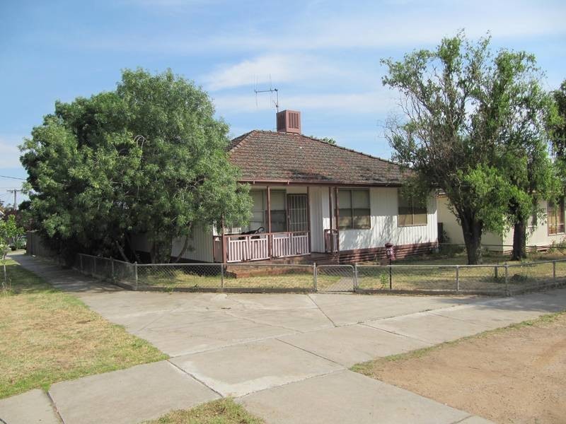 28 Grenfell Avenue, Eaglehawk VIC 3556