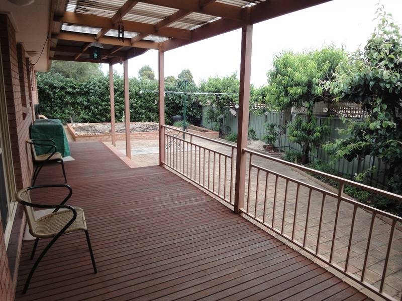 2/6 Davey Close, Flora Hill VIC 3550