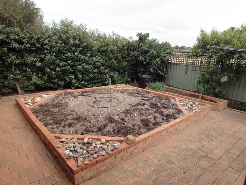 2/6 Davey Close, Flora Hill VIC 3550