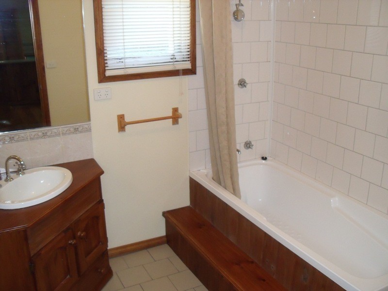 39 Maple Street, Golden Square VIC 3555