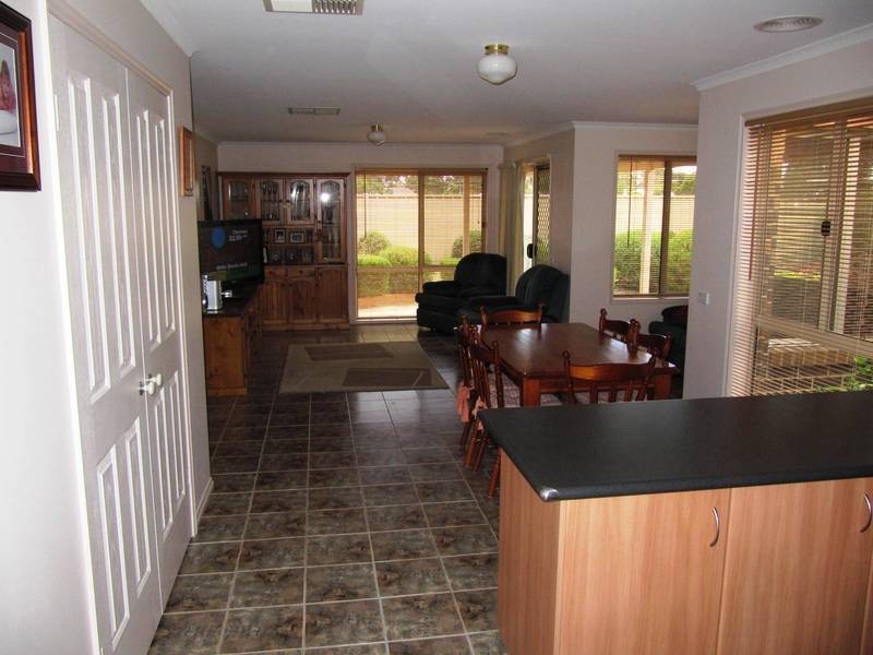 14 Bassett Drive, Strathfieldsaye VIC 3551