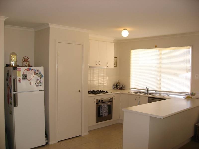 2 Lyndale Court, Flora Hill VIC 3550