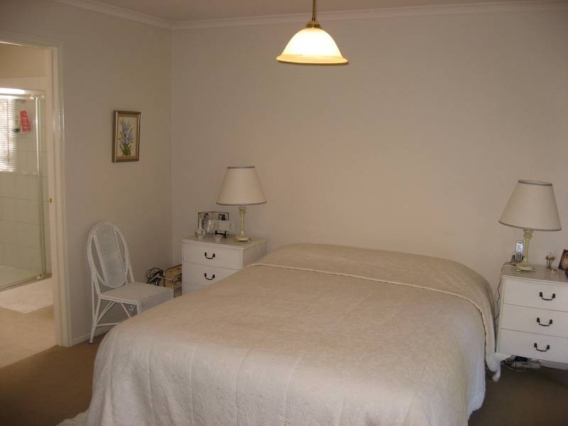 2 Lyndale Court, Flora Hill VIC 3550