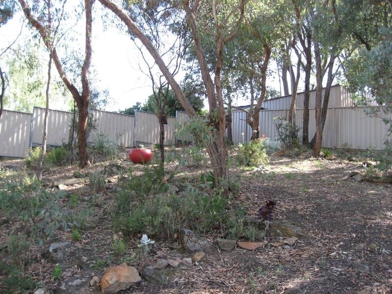 2 Lyndale Court, Flora Hill VIC 3550