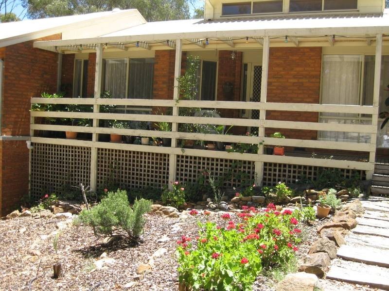 15 Clay Gully Court, Maiden Gully VIC 3551