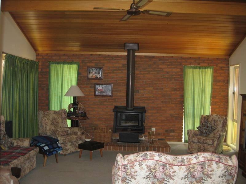 15 Clay Gully Court, Maiden Gully VIC 3551