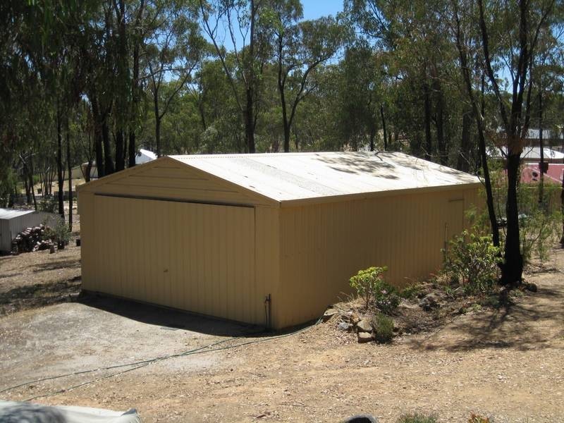 15 Clay Gully Court, Maiden Gully VIC 3551