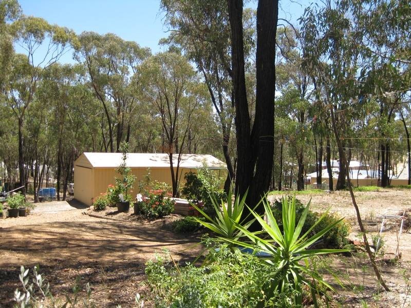 15 Clay Gully Court, Maiden Gully VIC 3551