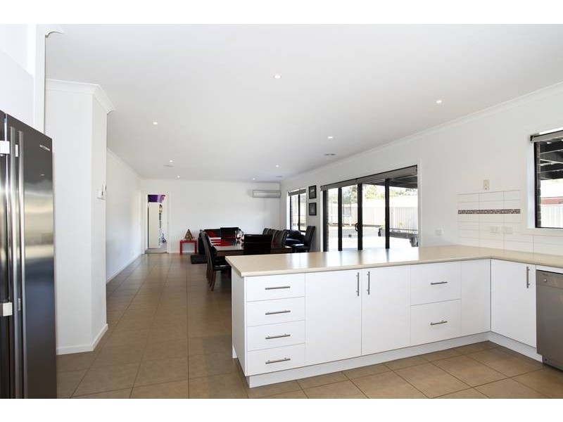 4 Hanover Place, Strathfieldsaye VIC 3551