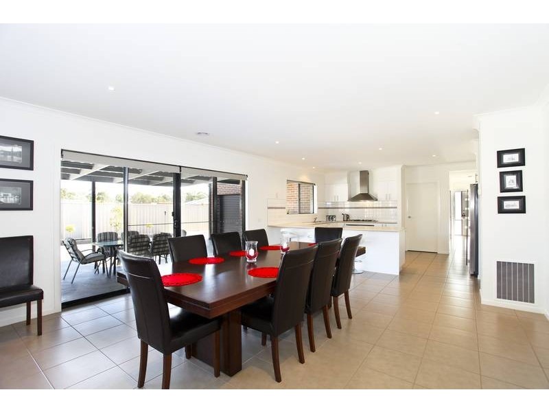 4 Hanover Place, Strathfieldsaye VIC 3551