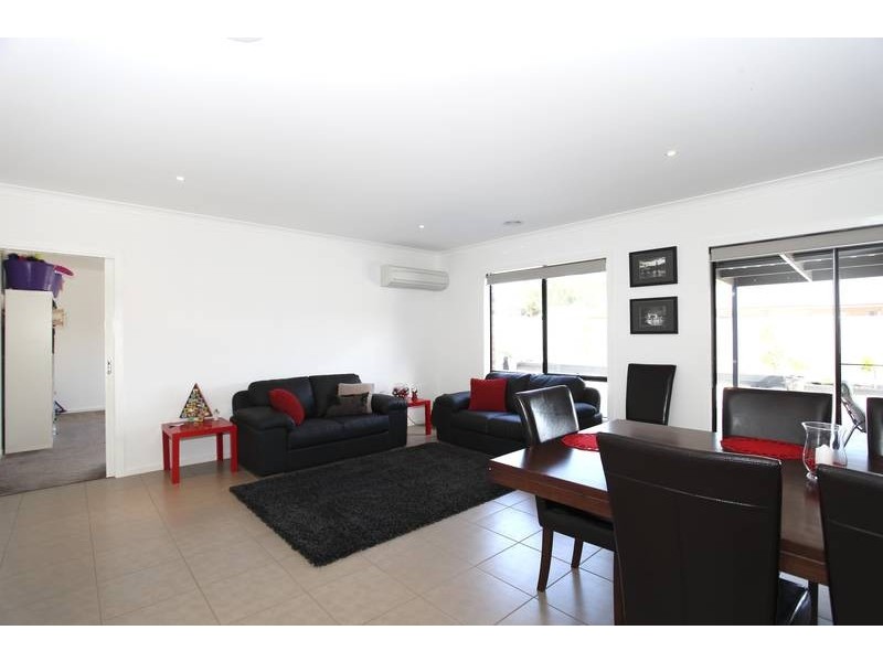 4 Hanover Place, Strathfieldsaye VIC 3551