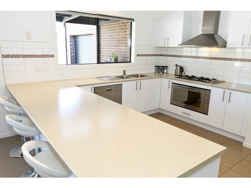 4 Hanover Place, Strathfieldsaye VIC 3551