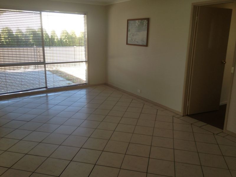 11 Sherwood Drive, Flora Hill VIC 3550