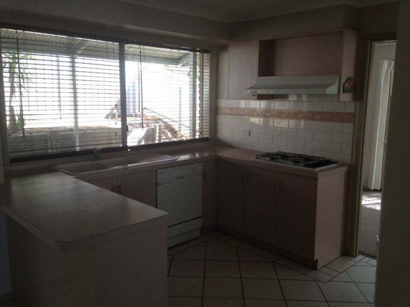 11 Sherwood Drive, Flora Hill VIC 3550