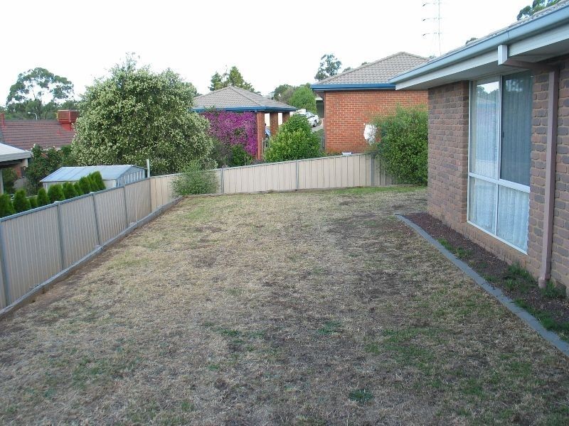 11 Sherwood Drive, Flora Hill VIC 3550