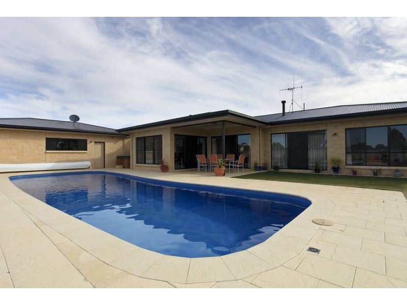 26 – 28 Botanical Drive, Epsom VIC 3551