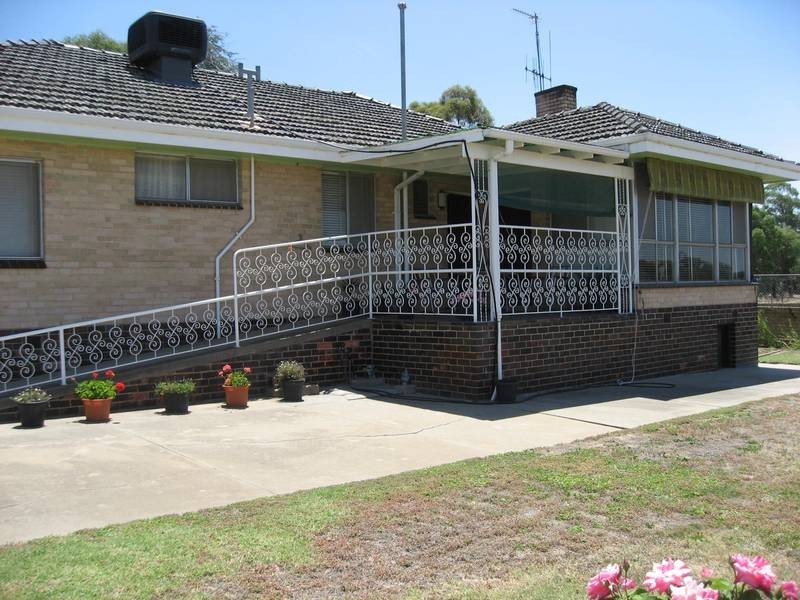 100 Rohs Road, East Bendigo VIC 3550