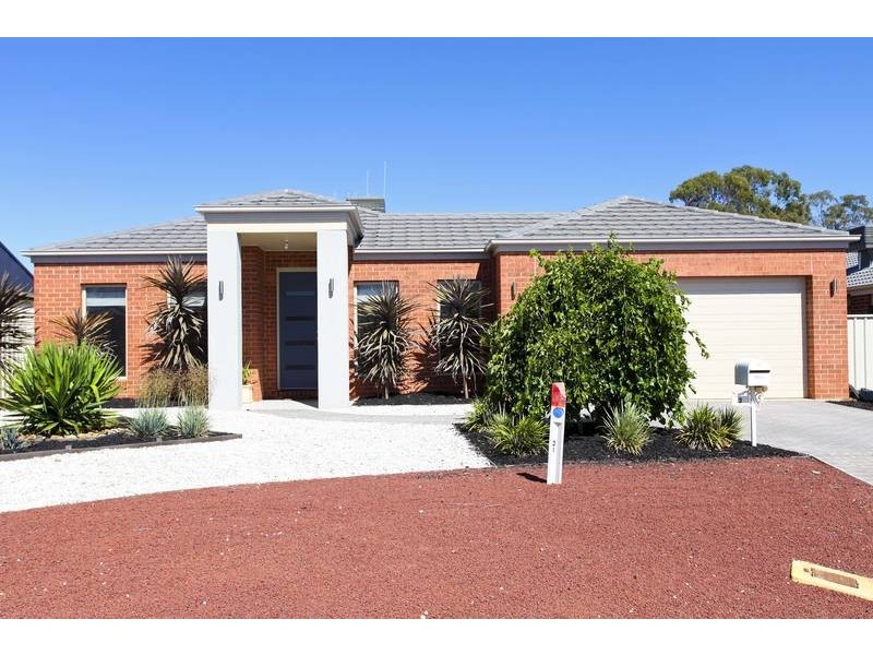 3 Parkview Court, Epsom VIC 3551