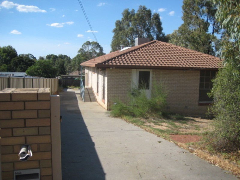 45 Race Street, Flora Hill VIC 3550