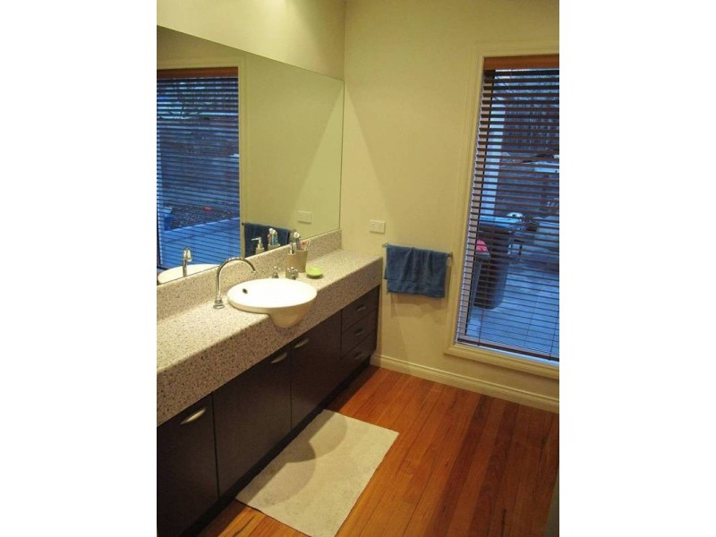 18 Hillary Court, Strathdale VIC 3550